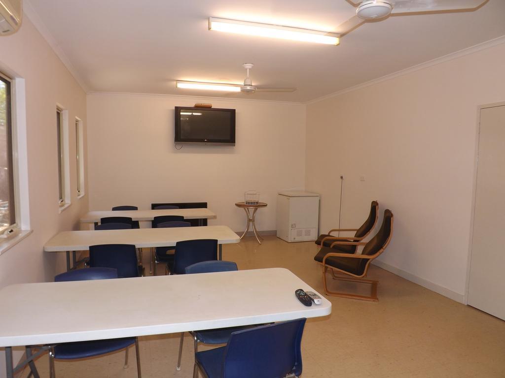Derby Lodge Motel Room photo